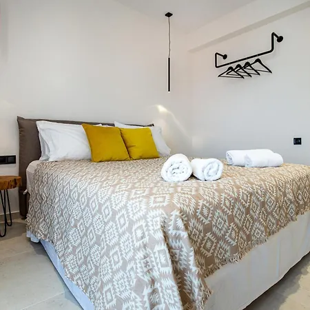 Διαμέρισμα Emmeli's De Lux 1 Skála Marión